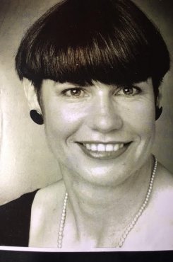 Avril (Polly) Wynne