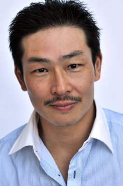 Yutaka Izumihara Yutaka Izumihara