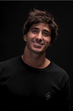 Beau Karolos Beau Karolos
